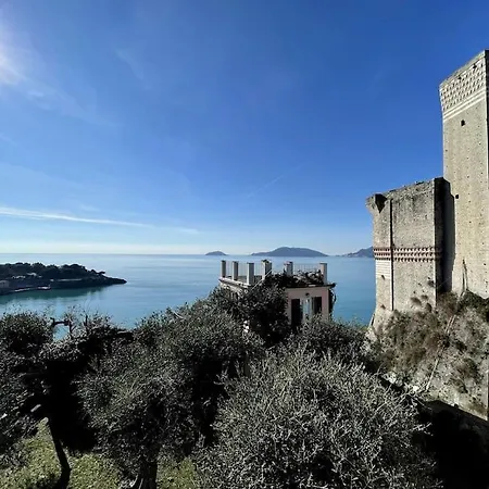 Дом отдыха La Torretta Леричи